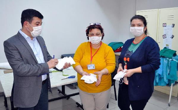 Devlet hastanesi stokçulara karşı kendi maskesini üretiyor - Resim : 3
