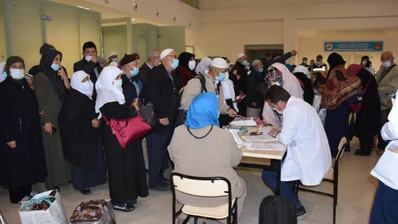 Umreden dönen 5 bin 300 kişilik son kafileye Diyanet'ten uyarı