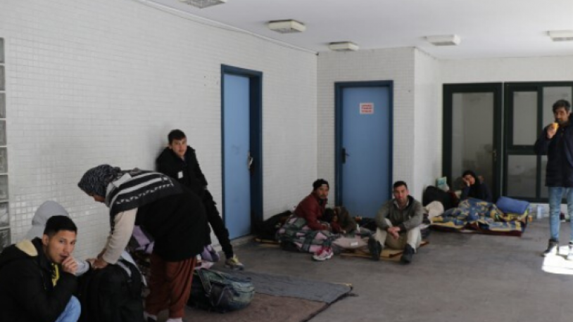 Türkiye'nin unuttuğu gündem: Kapatılan camilere yerleşen sığınmacılar ölüme terk edildi!