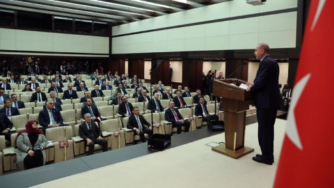 Koronavirüs paketini açıklayan Erdoğan'dan TOBB Başkanı Rifat Hisarcıklıoğlu'na: Neşen yerinde