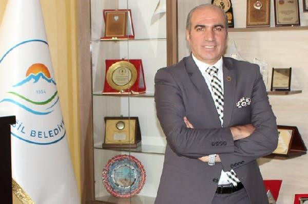 Görevden alınan HDP'li belediye başkanı tutuklandı - Resim : 1