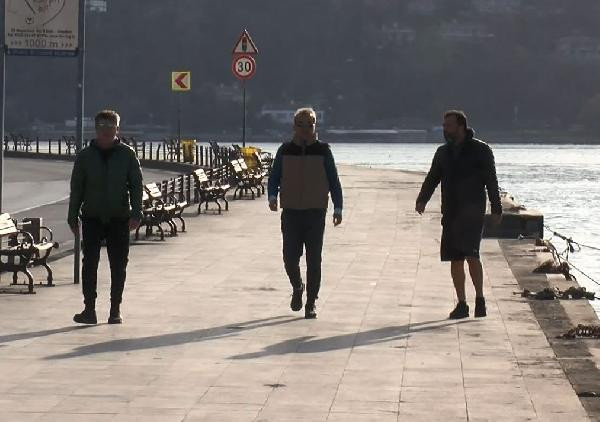 Türkiye'nin en eğitimli ilçesinde karantina manzarası! Sabah yürüyüşüne çıktılar - Resim : 2