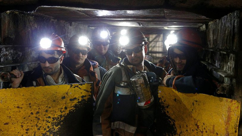 Soma'da 5 bin madenci salgına rağmen çalışmaya devam ediyor