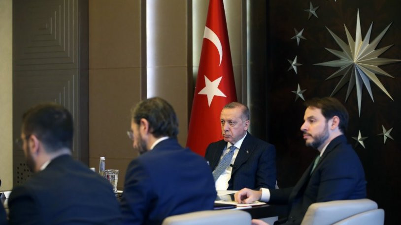 Saray'a dokunan yanıyor: Berat Albayrak haberine dava, Fahrettin Altun haberine hem dava hem erişim engeli