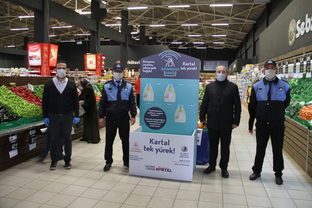 Kartal Belediyesi’nden marketlere dayanışma askısı - Resim : 1