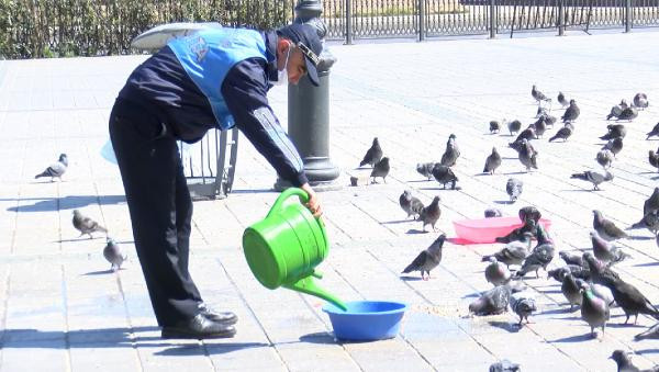 Sultanahmet ve Eminönü Meydanları boş kaldı - Resim : 1