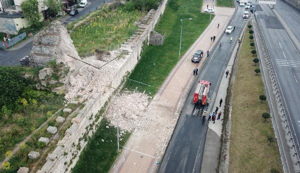 Topkapı'daki tarihi surlarda çökme meydana geldi - Resim : 4