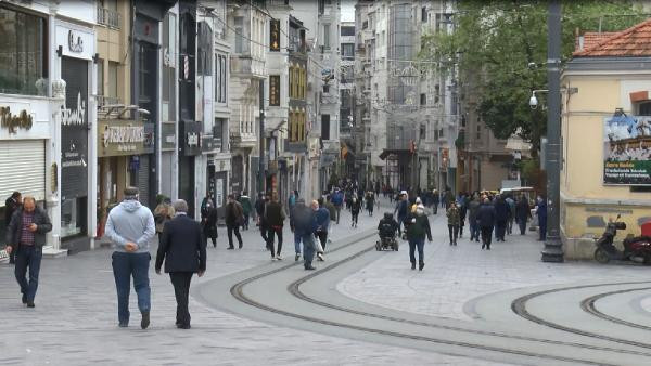 İstiklal Caddesi'nde yoğunluk: Neredeyse eski haline döndü! - Resim : 1