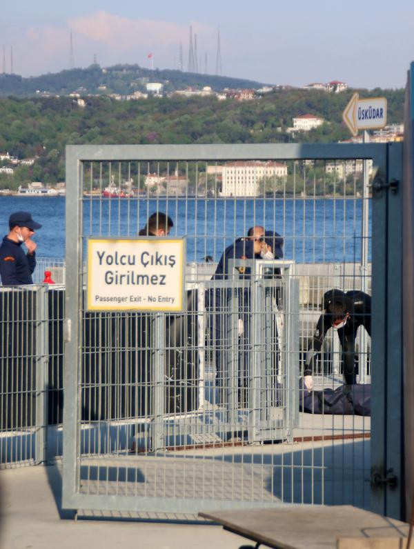 Beyoğlu'nda Boğaz'a atlayarak intihar etti - Resim : 1