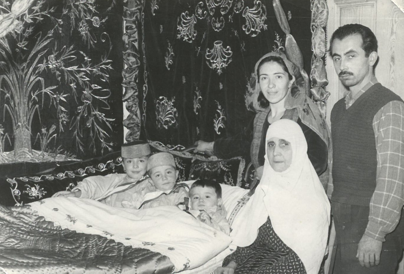 Mansur Yavaş, Anneler Günü'nü annesinin fotoğrafıyla kutladı - Resim : 1