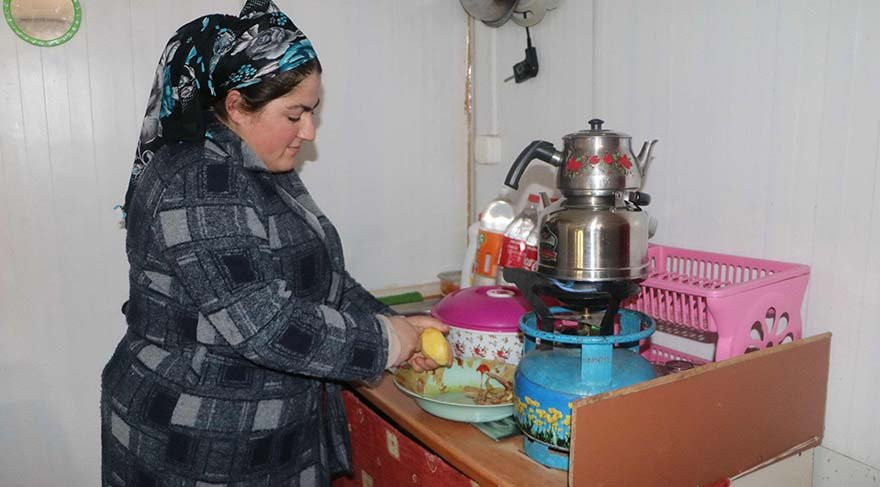 Türkiye'nin Anneler Günü karnesi: '4.8 milyonu açlık, 14.5 milyonu da yoksulluk sınırının altında' - Resim : 1