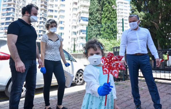 Lösemi hastası Öykü Arin günler sonra dışarı çıktı: En mutlu günüm - Resim : 2