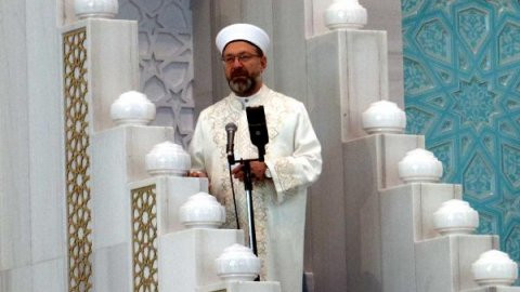 Türkiye'de camide bayram namazını sadece onlar kıldı! Diyanet İşleri Başkanı Erbaş'tan 'seçilmiş cemaate hutbe' - Resim : 4