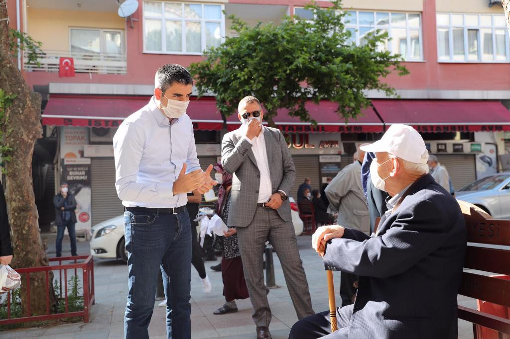 Kartal Belediye Başkanı Gökhan Yüksel'den 90 yaşındaki babaannesine sürpriz - Resim : 2