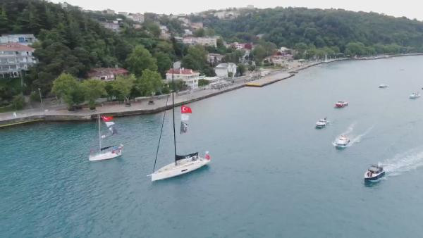 Milli sporcular, Türk bayraklı teknelerle Erdoğan'ı selamladı - Resim : 1