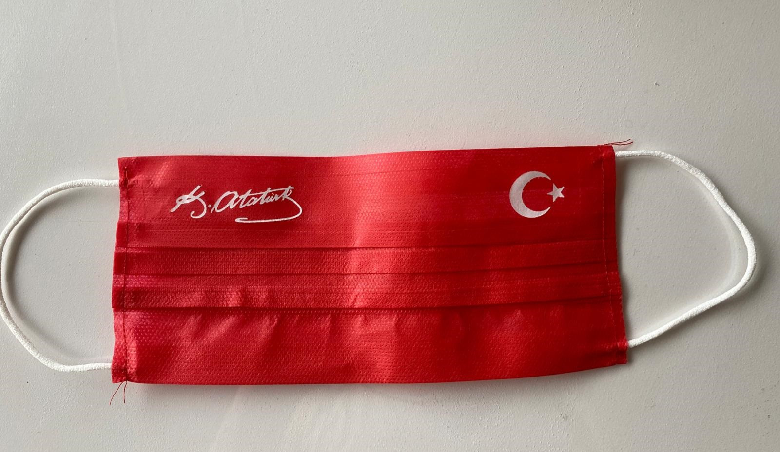 CHP'li vekillerden Atatürk ve Ay Yıldızlı kırmızı maske sürprizi - Resim : 1