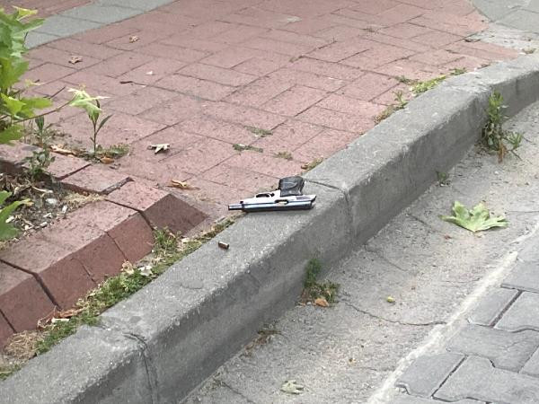 İstanbul'da dehşete düşüren olay! Selam verip silahla vurdu - Resim : 1