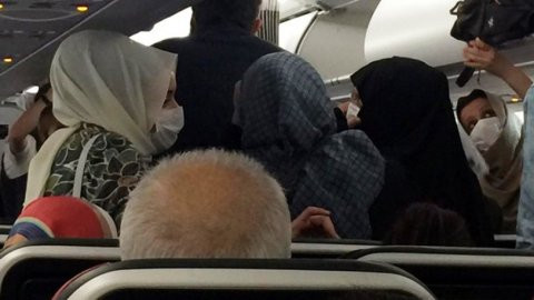 THY uçağında 'sosyal mesafe' isyanı: 'Uçak tıklım tıklım dolu, boş koltuk yok'