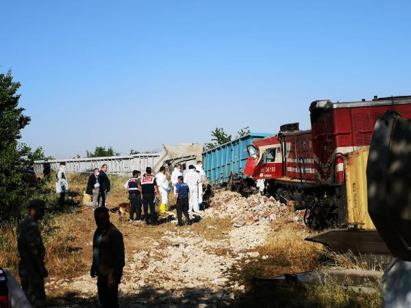 Malatya’daki tren kazasında ölü sayısı 2'ye yükseldi - Resim : 2