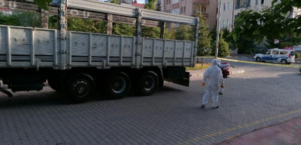 Nevşehir'de koronavirüs şüphesiyle durdurulan kamyondaki baba ile oğlu hastaneye kaldırıldı - Resim : 1