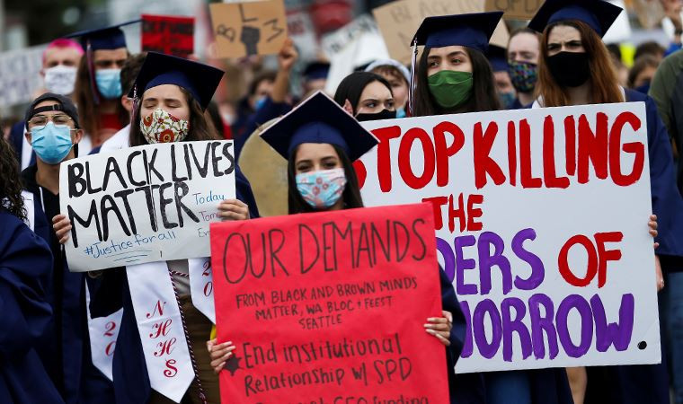 Irkçılık karşıtı protestoda göstericilere ateş açıldı - Resim : 2