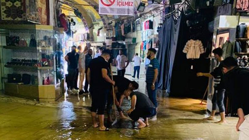 Kapalıçarşı'da su baskını patlamaya neden oldu