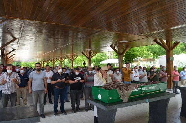 3 çocuğunun annesini öldüren zanlı adliyeye girerken 'Oğluma akülü araba alın' dedi! - Resim : 1