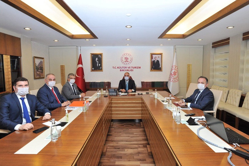 Edremit Belediye Başkanı Arslan'dan Bakan Ersoy'a ziyaret - Resim : 1