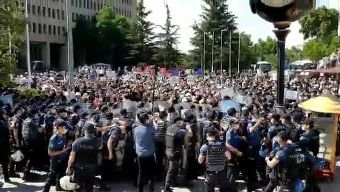 Baro başkanlarının yürüyüşüne polis müdahalesi! Milletvekilleri darp edildi