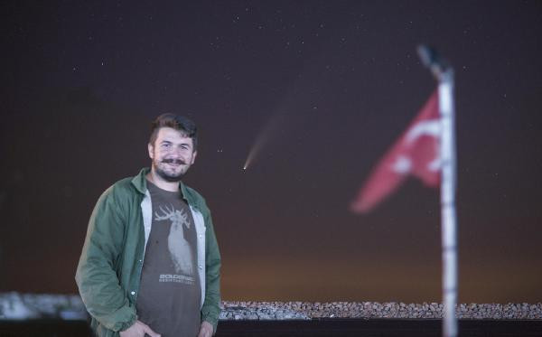 Neowise kuyruklu yıldızı, Türk bayrağı ile aynı karede fotoğraflandı - Resim : 2
