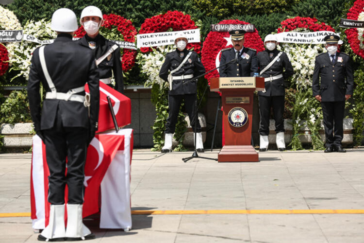 İstanbul Emniyet Müdürlüğü'nde şehit polis Erkan Gökteke için tören düzenlendi - Resim : 1