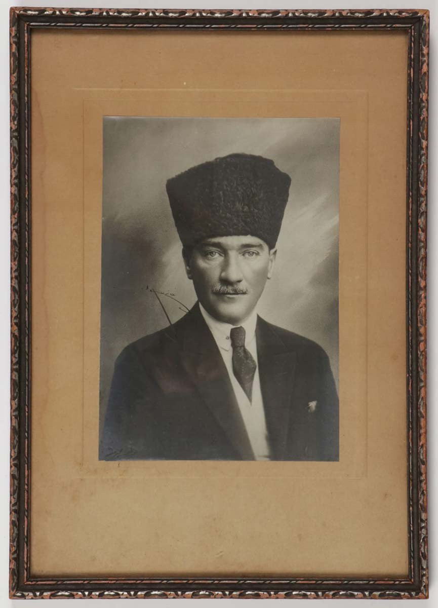 Özdil, Atatürk'ün ABD'deki bir çocuğa gönderdiği fotoğrafı yazdı: 100 yıl sonra yine bizim... - Resim : 1