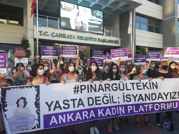 Türkiye ayağa kalktı! Kadınlar 'Pınar Gültekin' için sokakta - Resim : 4