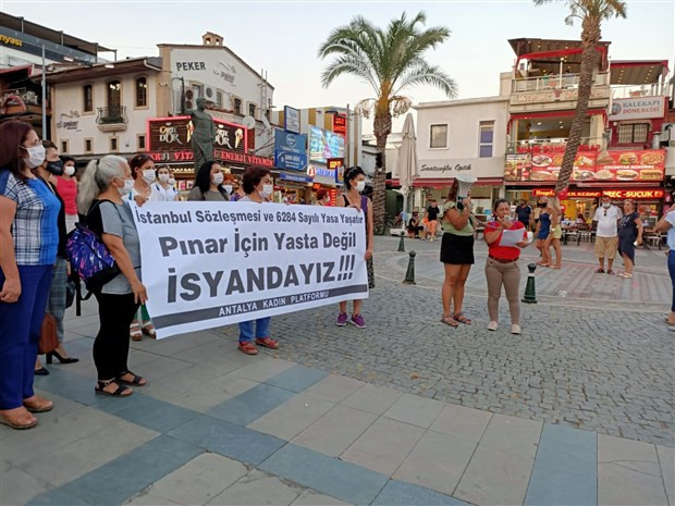 Türkiye ayağa kalktı! Kadınlar 'Pınar Gültekin' için sokakta - Resim : 2