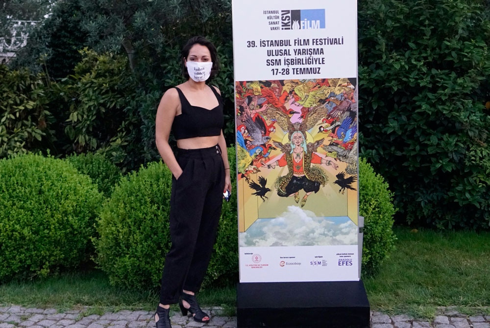 'Ceviz Ağacı' oyuncularından kadın cinayetlerine karşı maskeli eylem - Resim : 2