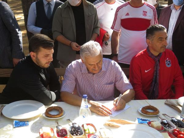 Binali Yıldırım'dan Ayasofya açıklaması: İnşallah ben de gideceğim - Resim : 1