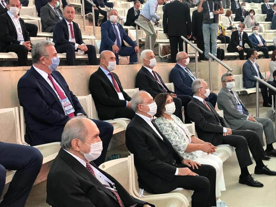 Kılıçdaroğlu kurultay salonunda kimlerle oturdu? - Resim : 1