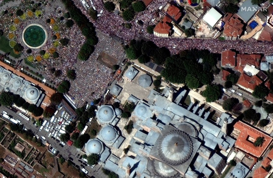 Ayasofya kalabalığının uydu fotoğrafları ortaya çıktı - Resim : 1