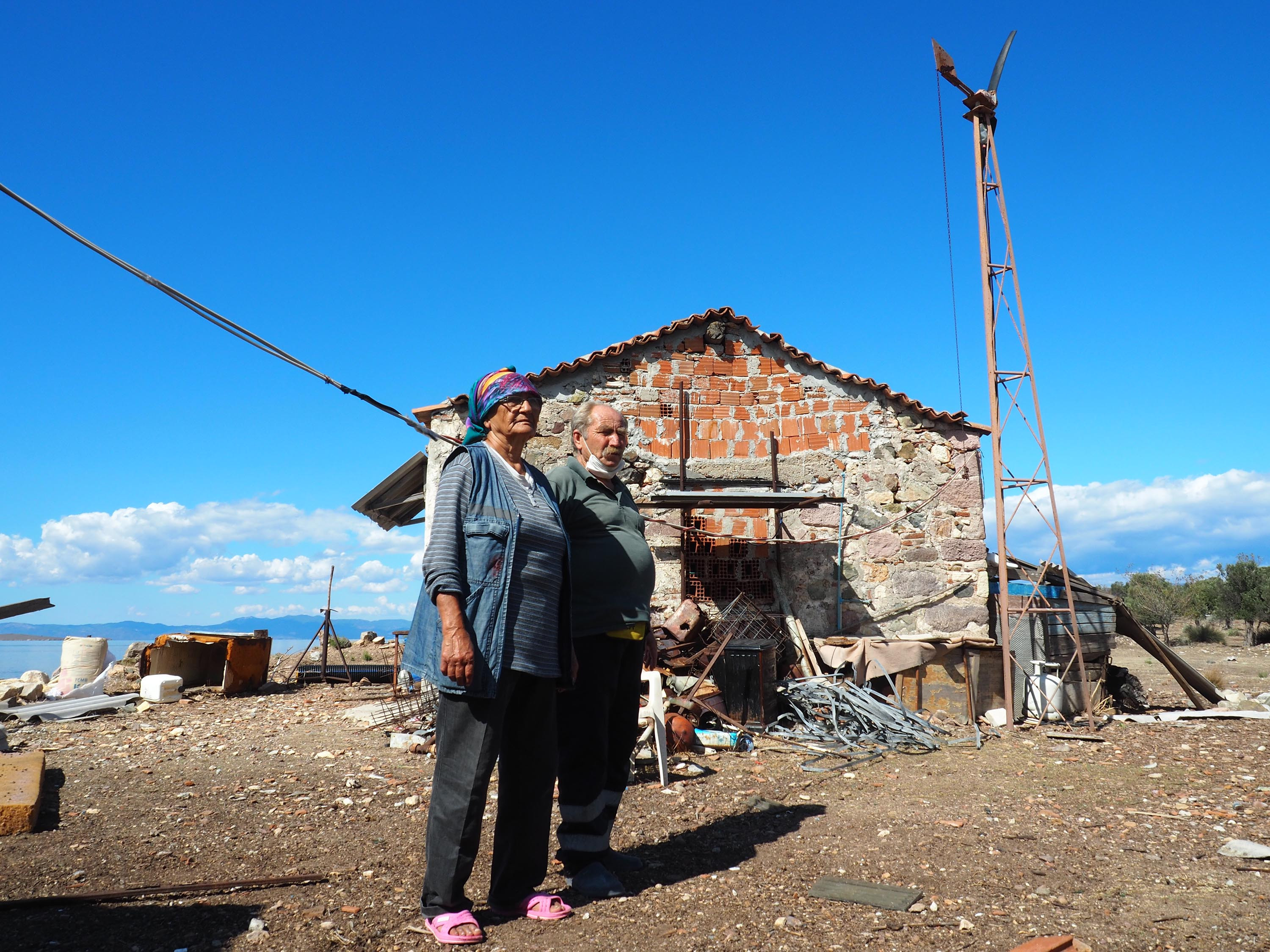 Hülya Avşar ile anılan adada, 'Robinson' hayatı yaşayan çiftten tepki - Resim : 2