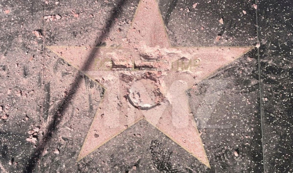 Trump'ın Hollywood Bulvarı'ndaki sembolik yıldızına kazmalı saldırı - Resim : 1
