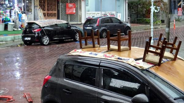 İstanbul'da araç sahibinden ilginç dolu önlemi - Resim : 1