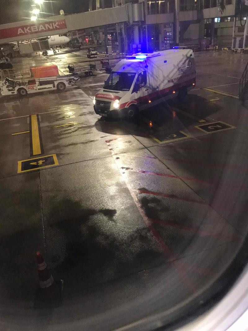Ankara-İstanbul uçuşunda korku dolu dakikalar: Pegasus'un uçağı fırtınanın ortasında kaldı - Resim : 1