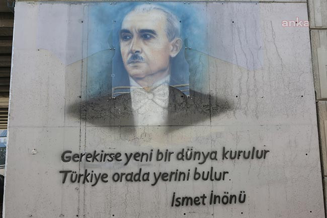 Karayolları Erbakan ve Türkeş'i sildi, Atatürk portresine halk siper oldu - Resim : 3