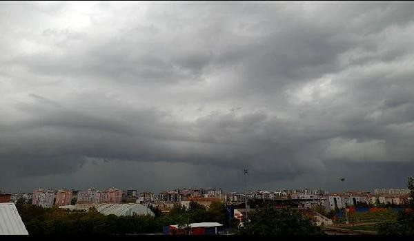 İstanbul'da gök gürültülü sağanak - Resim : 1