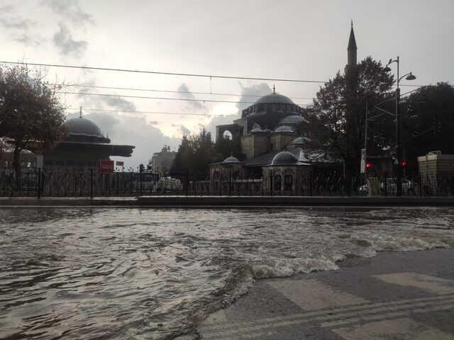 İstanbul'da beklenen yağış başladı - Resim : 2