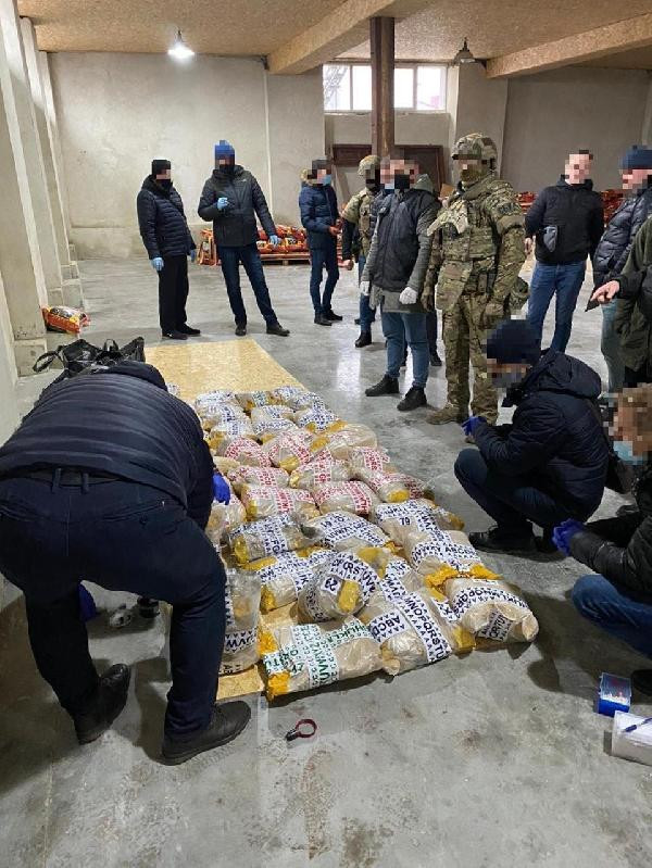 Ukrayna tarihinin en büyük uyuşturucu operasyonunda 4 Türk vatandaşı gözaltına alındı - Resim : 1