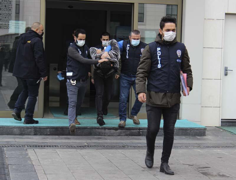 Ümitcan Uygun'un yakınları gazetecilere saldırdı! - Resim : 3