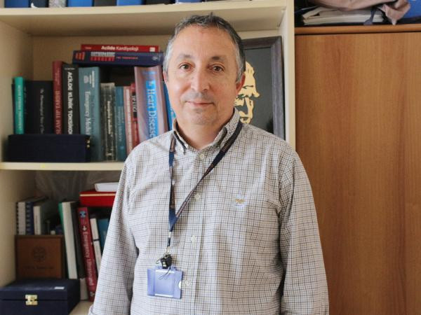 Koronavirüsü yenen Prof. Dr. Yıldıray Çete 'normalleşme' için tarih verdi - Resim : 1