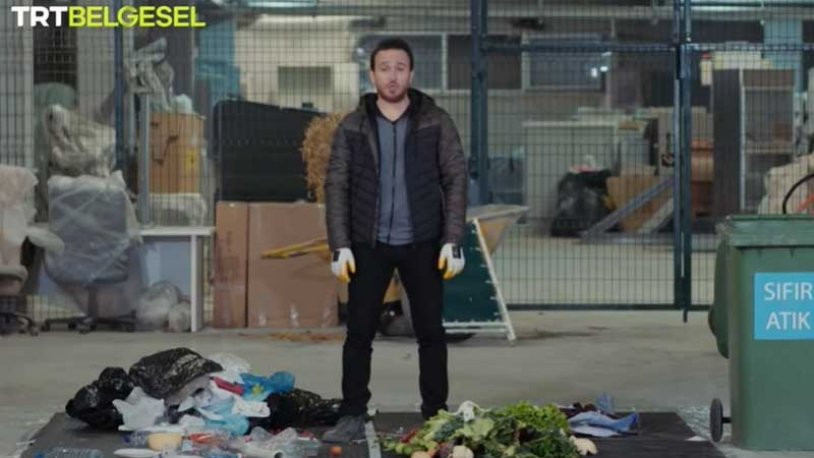 TRT sosyal medyayı sallayan 'çöpten yemek toplama' belgeselini böyle savundu: Sosyal sorumluluk 