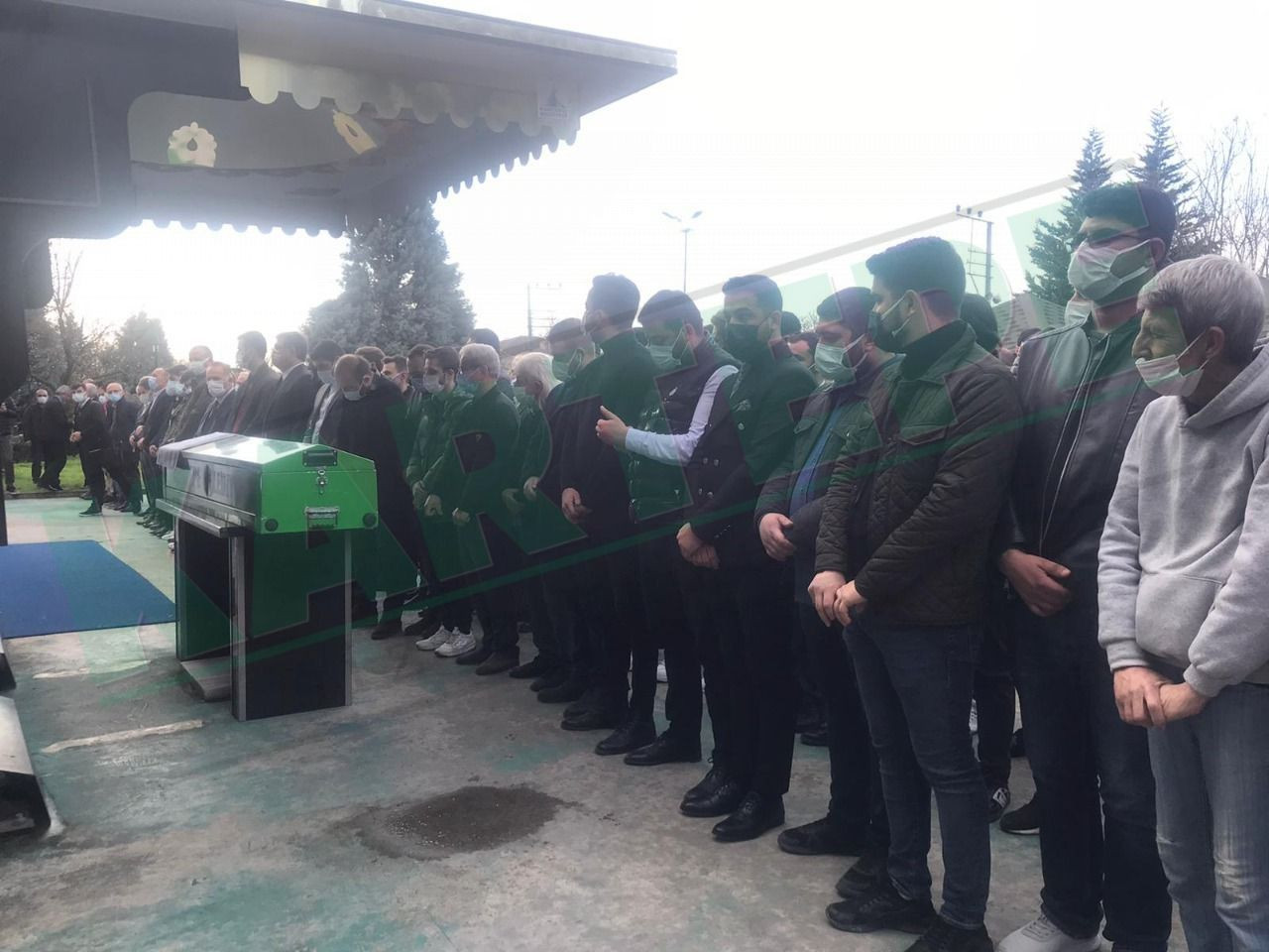İntihar eden CHP'li Tugay Adak'ın cenazesinde CHP'li gençlerden tepki - Resim : 7